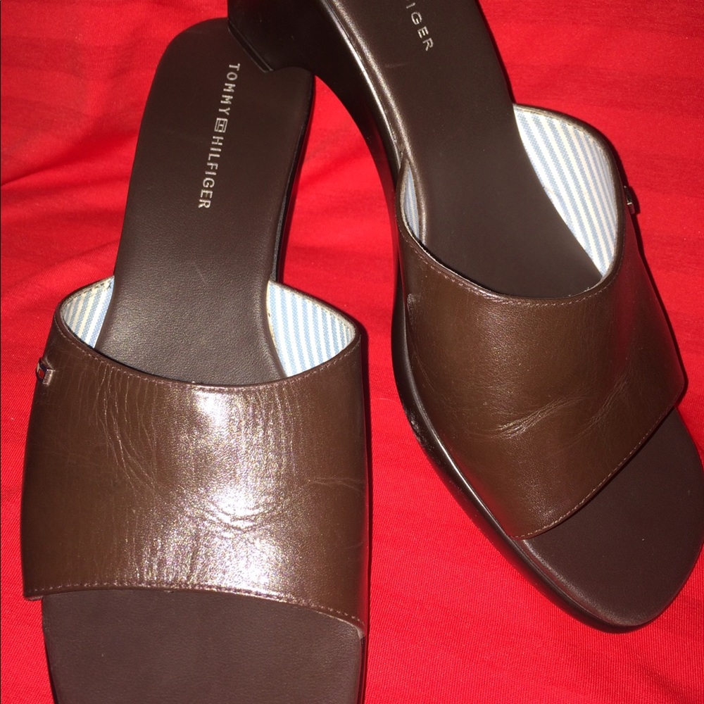Tommy Hilfiger brown wedge size 10 wide