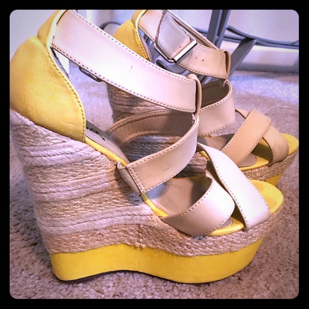 Yellow wedges