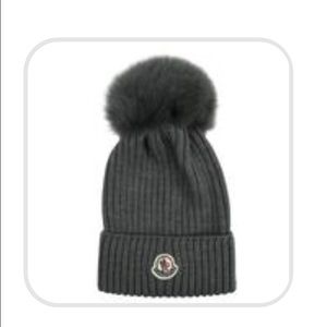 Moncler Pom Pom hat!