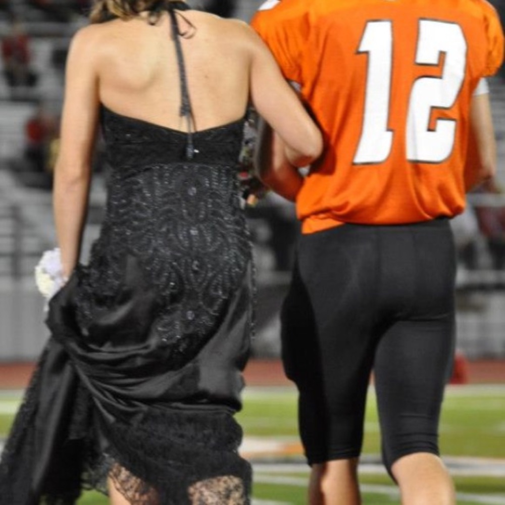 Formal GOWN - Picture 3 of 3