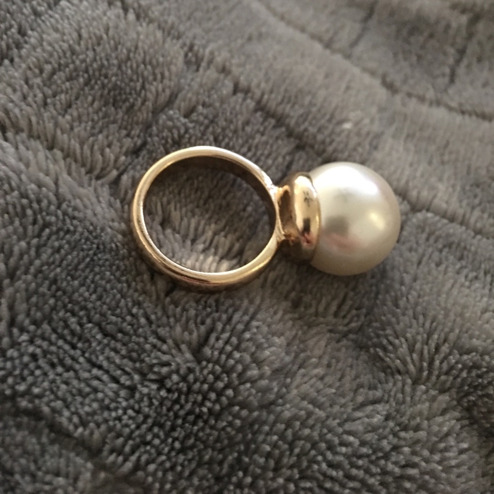 Large Single Pearl Ring