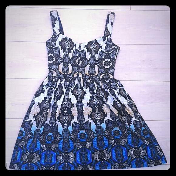 Tribal Dress - Picture 1 of 3