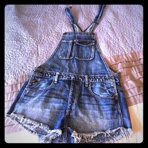 American Eagle blue jean overalls!