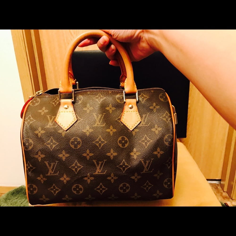 100% Louis Vuitton speedy monogram 25 like new