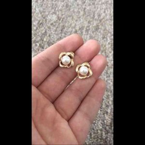 Gold Pearl Earrings