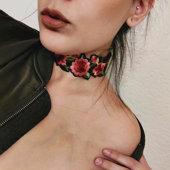 Rose Embroidered Gothic Choker Necklace BOHO - Picture 4 of 7