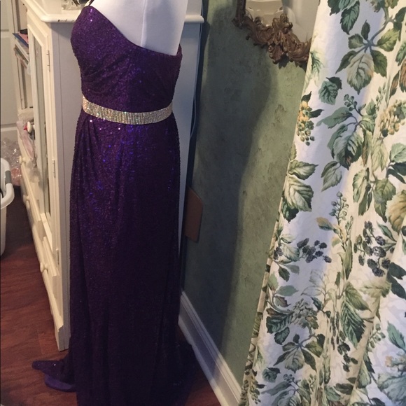 LaFemme size 8 majestic purple sequined gown - Picture 2 of 2