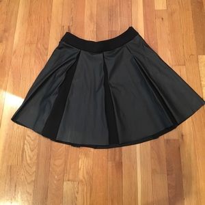 Black leather skirt with black trim