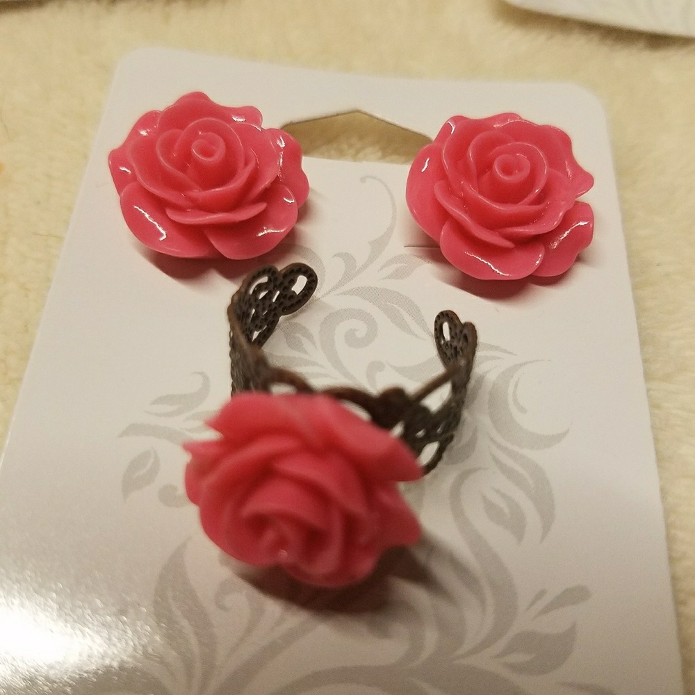 Handmade earrings with matching ring ?dusty rose?
