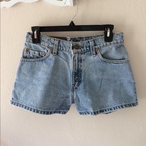 Vintage Levi 511 denim short shorts!