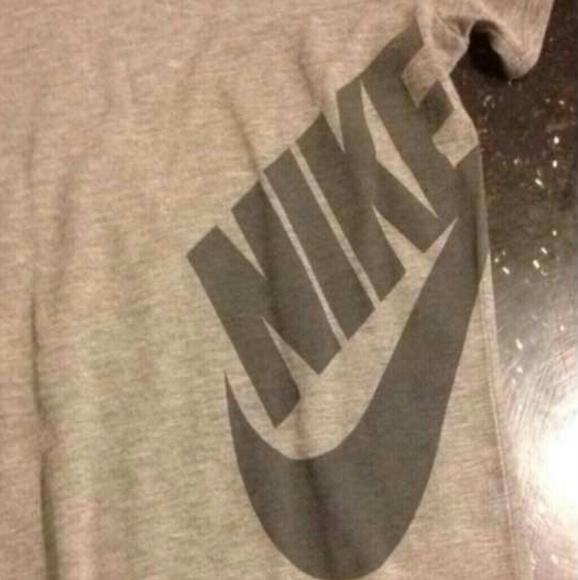 Nike tee - Picture 3 of 3
