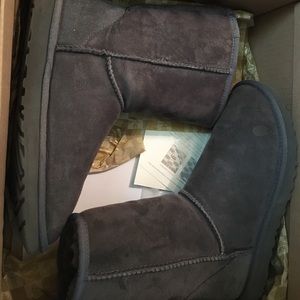 GREY UGGS WITH BOX