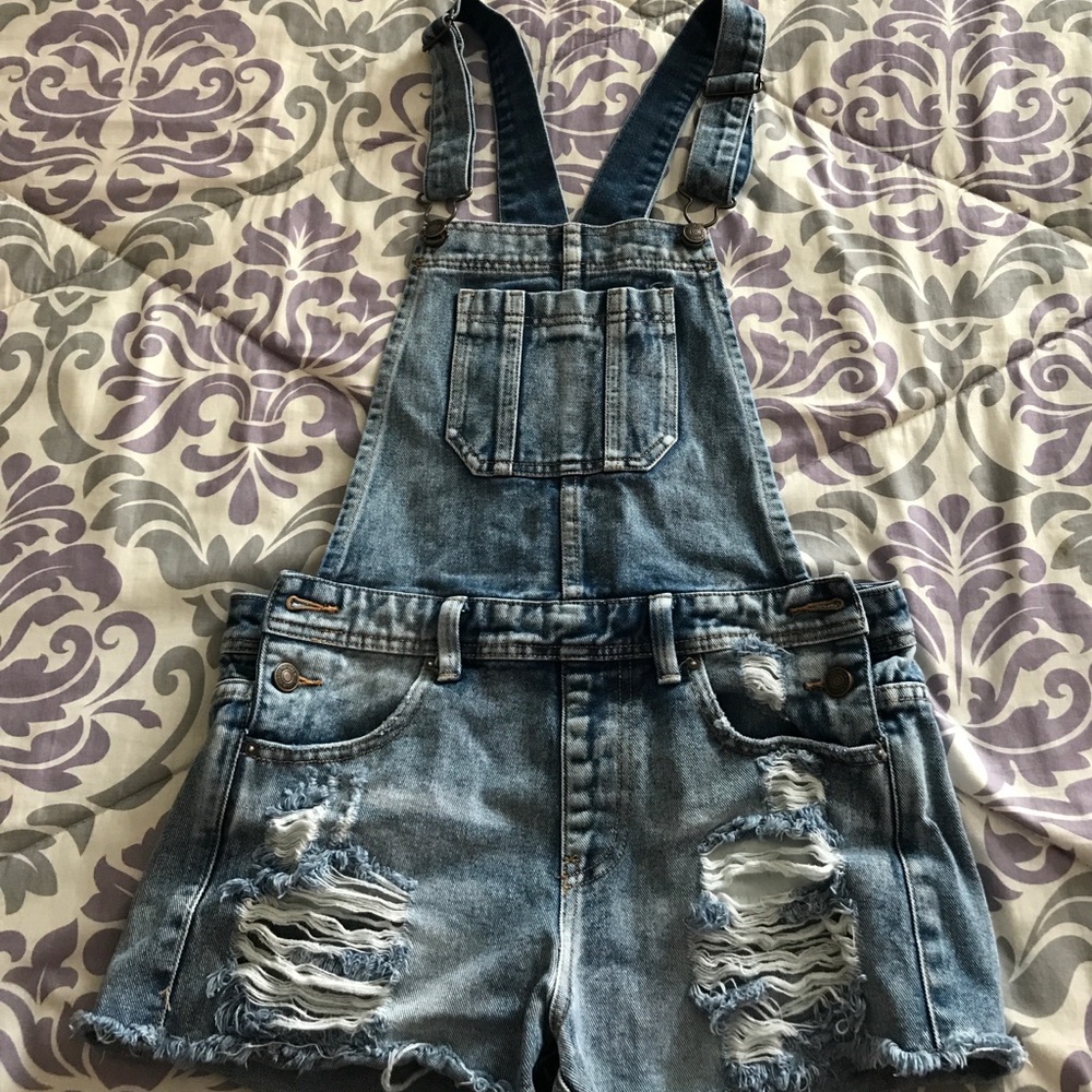 Forever 21 short overalls