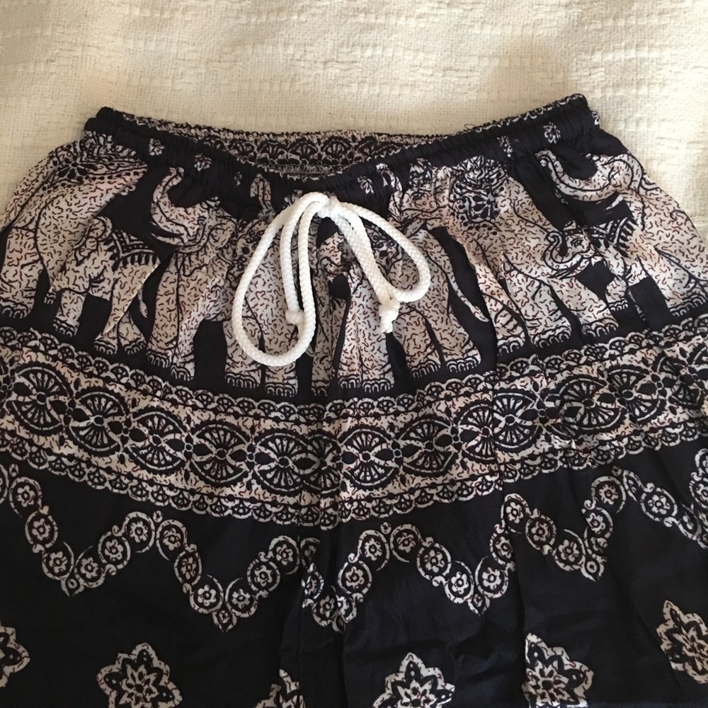 NWOT. Ankle flowing pants. Bought from Thailand