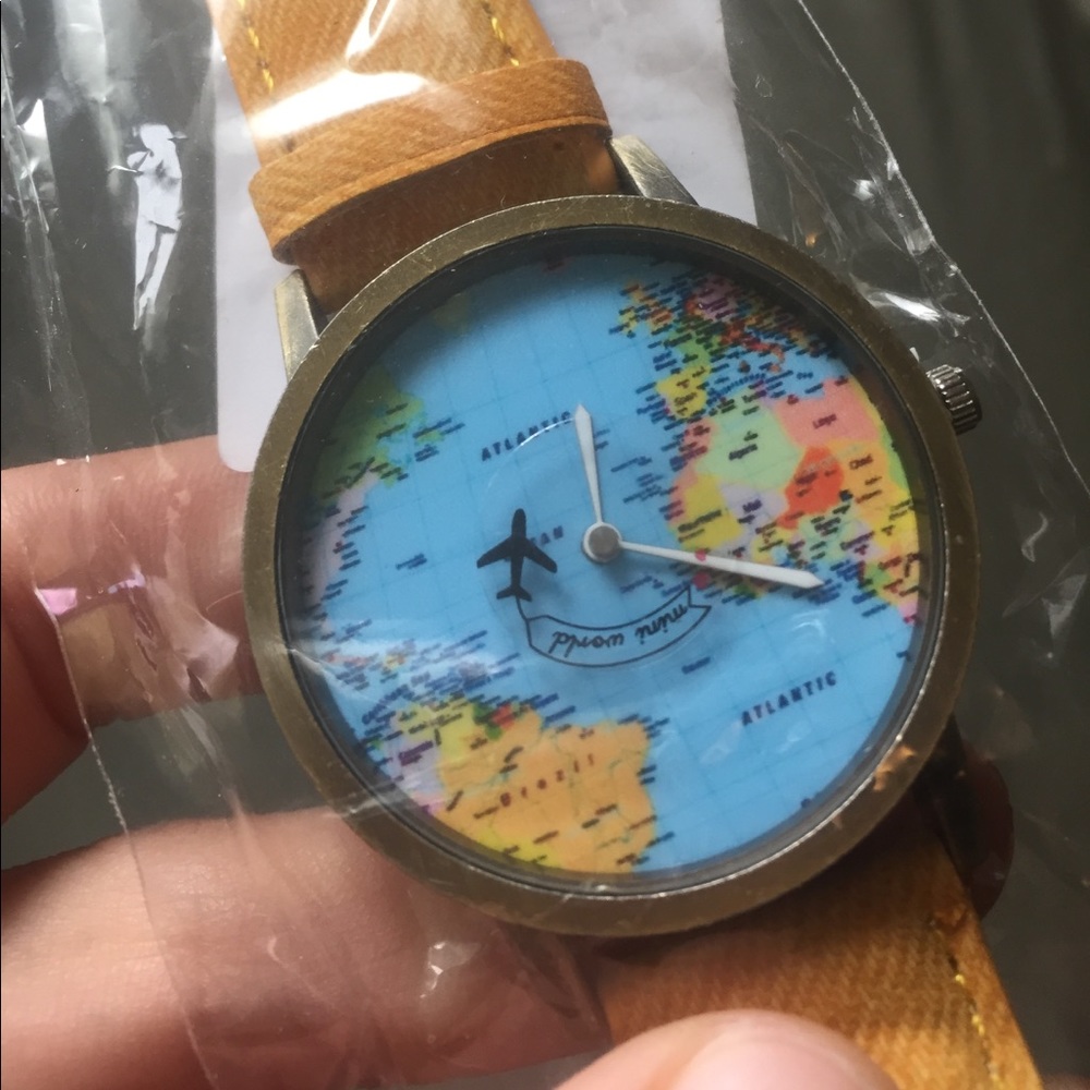 quaint large faced mini world clock