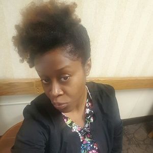 Meet your Posher, Shana