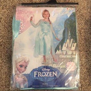 ❣️FINAL PRICE DROP❣️Child DISNEY Frozen costumes!