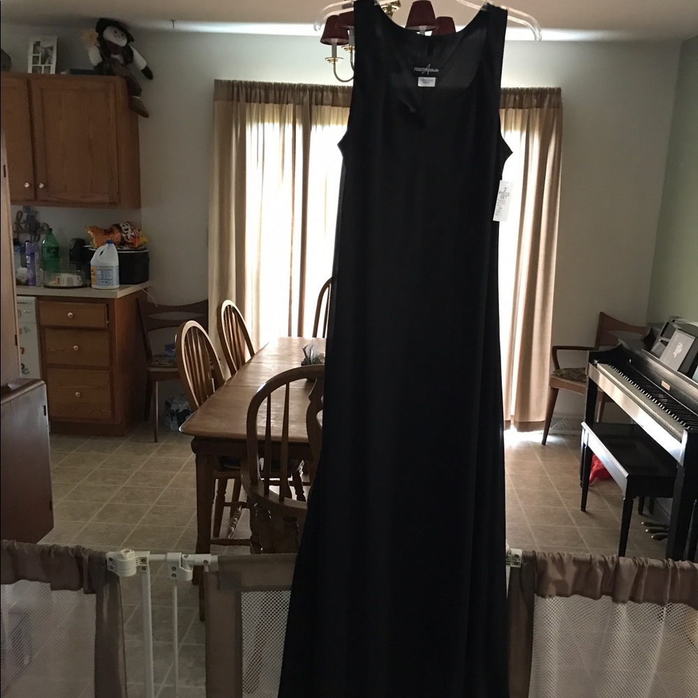 Black elegant sleeveless dress