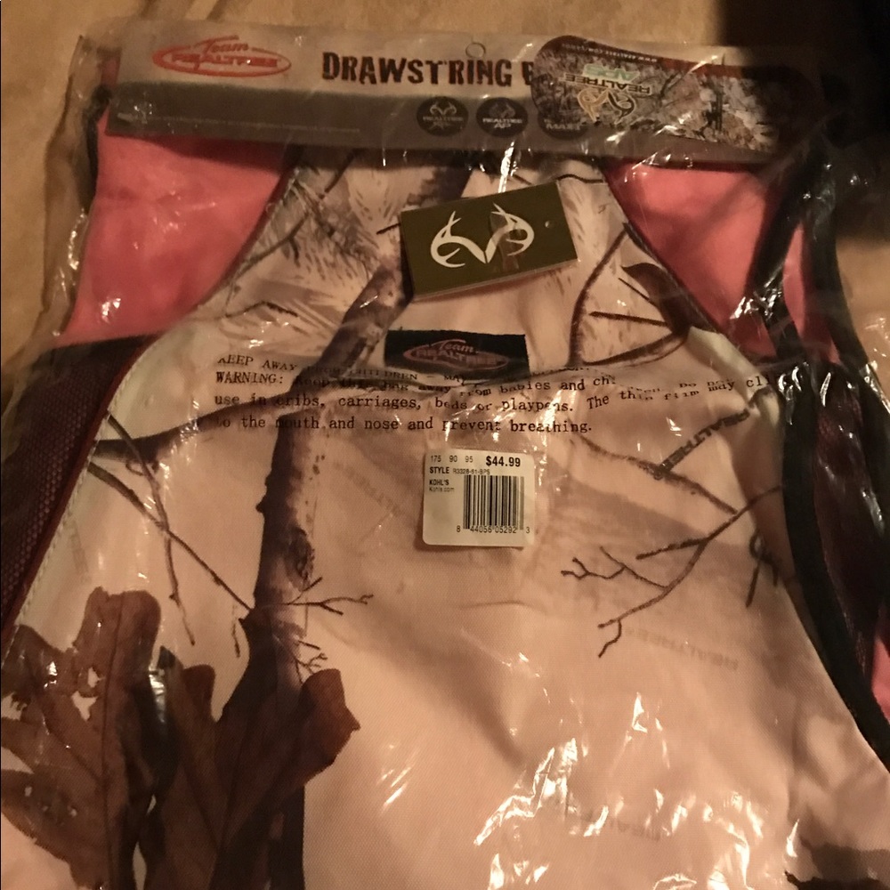 CABELAS girls pink camo cinch sac / backpack
