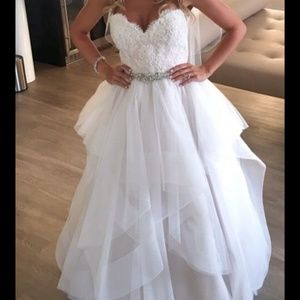 Alvina Valenta gown