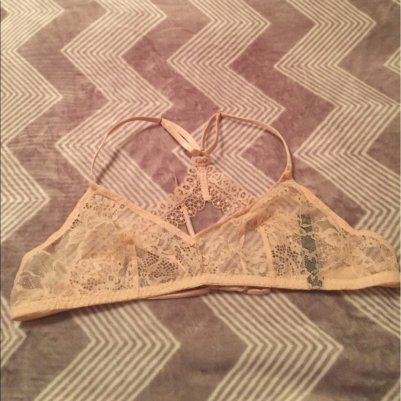 Victoria's Secret Other - ❗️NWOT Victoria's Secret Bralette❗️
