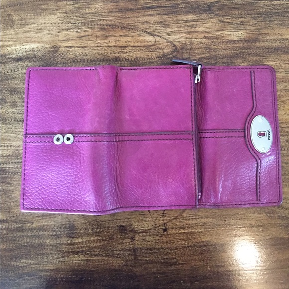 FOSSIL wallet in berry - Picture 3 of 4