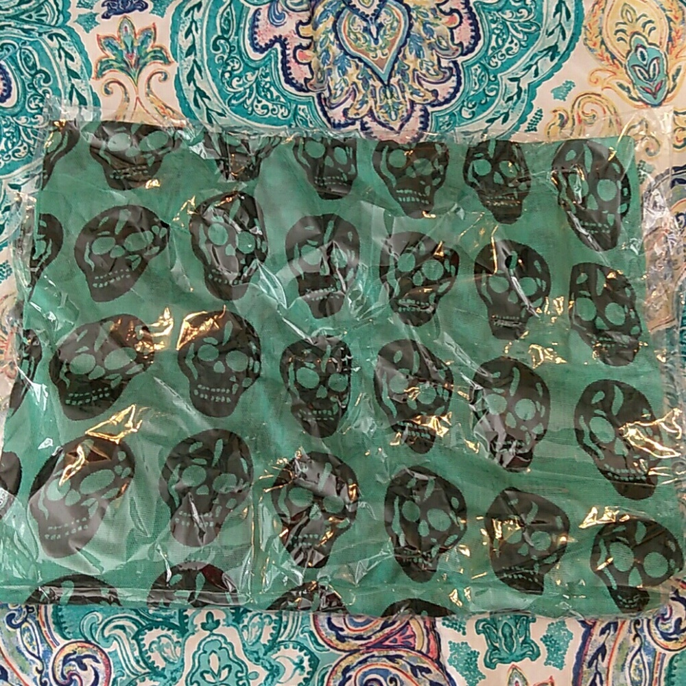 Skull Scarve (Brand New)