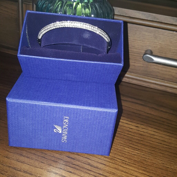 Swarovski Bangle Bracelet - Picture 1 of 4