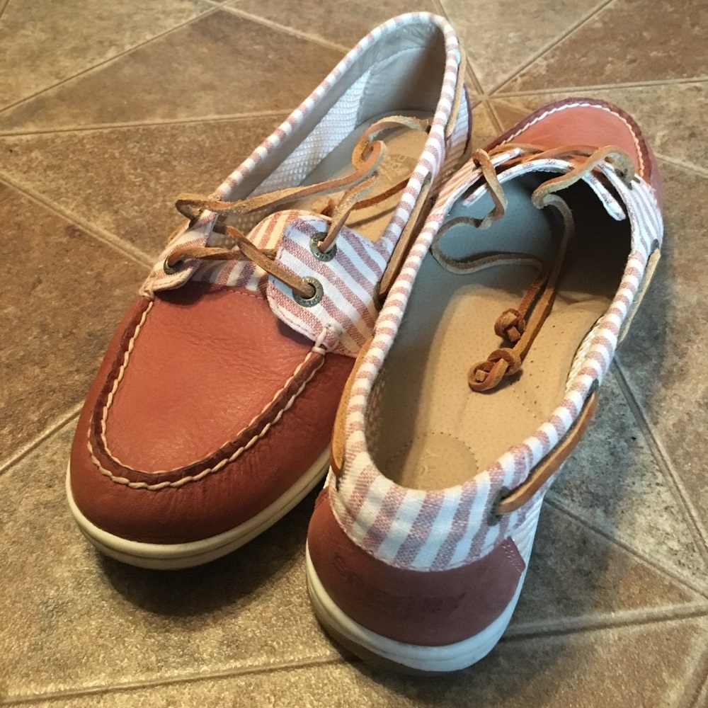 Sperry 9.5 wide