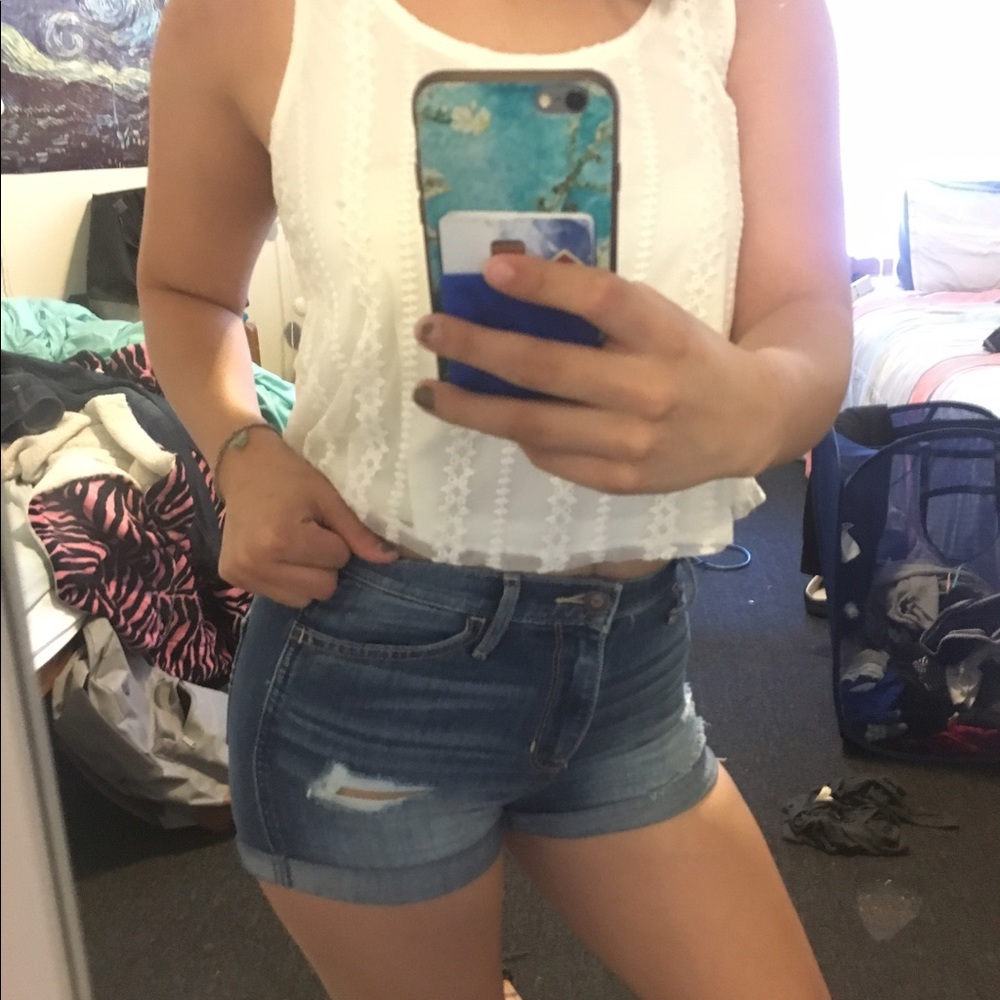 Hollister size 1 distressed jean shorts