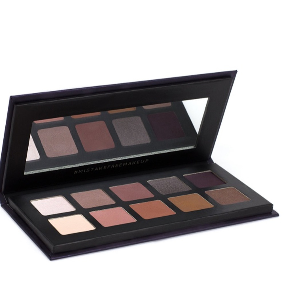 Fiona Styles Artist Eyeshadow Palette