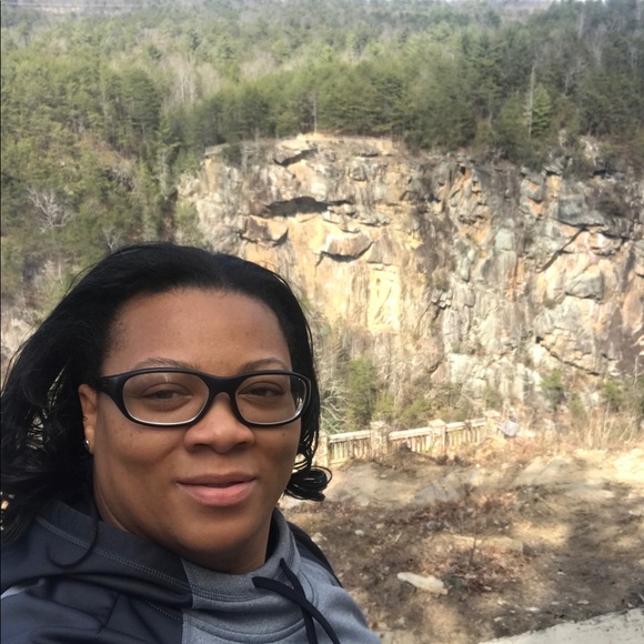 Meet your Posher, Clarissa - Picture 1 of 1