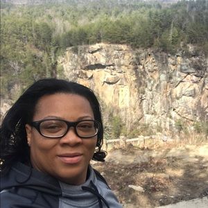 Meet your Posher, Clarissa