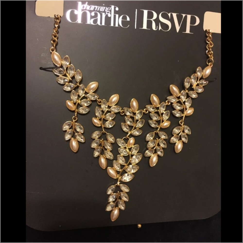 🌹RSVP pearls & crystals golden bib necklace - Picture 3 of 4