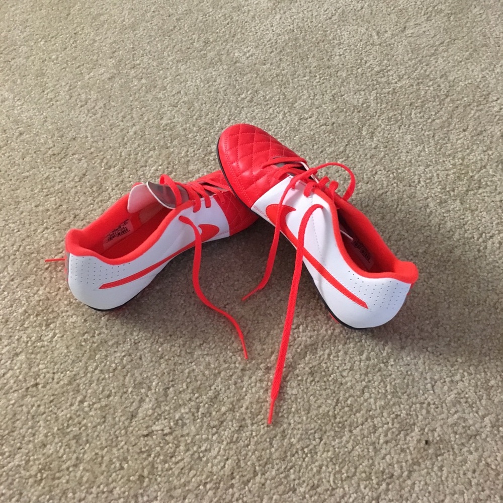 Nike Women's Soccer Cleats Orange, White, Silver