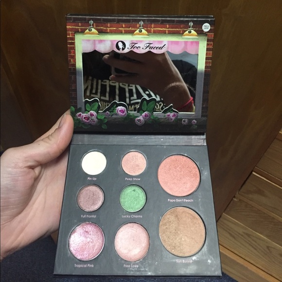 SOLD ❤RARE Too Faced fun in the dark palette - Picture 2 of 5