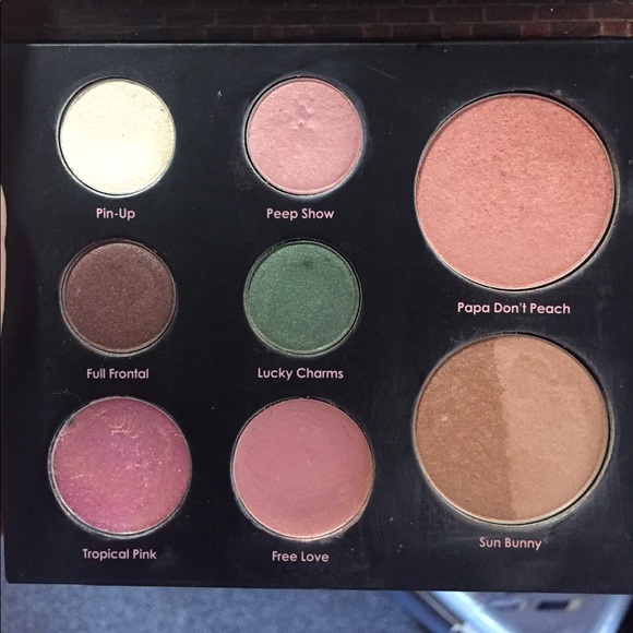 SOLD ❤RARE Too Faced fun in the dark palette - Picture 3 of 5