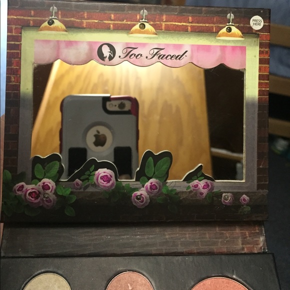SOLD ❤RARE Too Faced fun in the dark palette - Picture 4 of 5