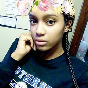 Meet your Posher, Malika