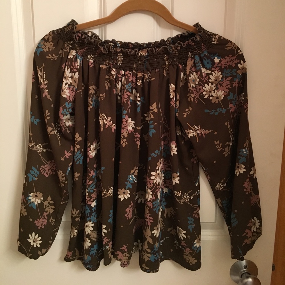 Cute top size small from boutique