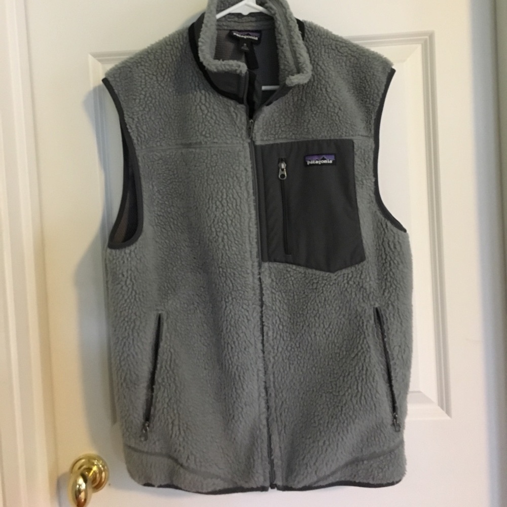 Slightly worn Men's Patagonia classic retro-x vest