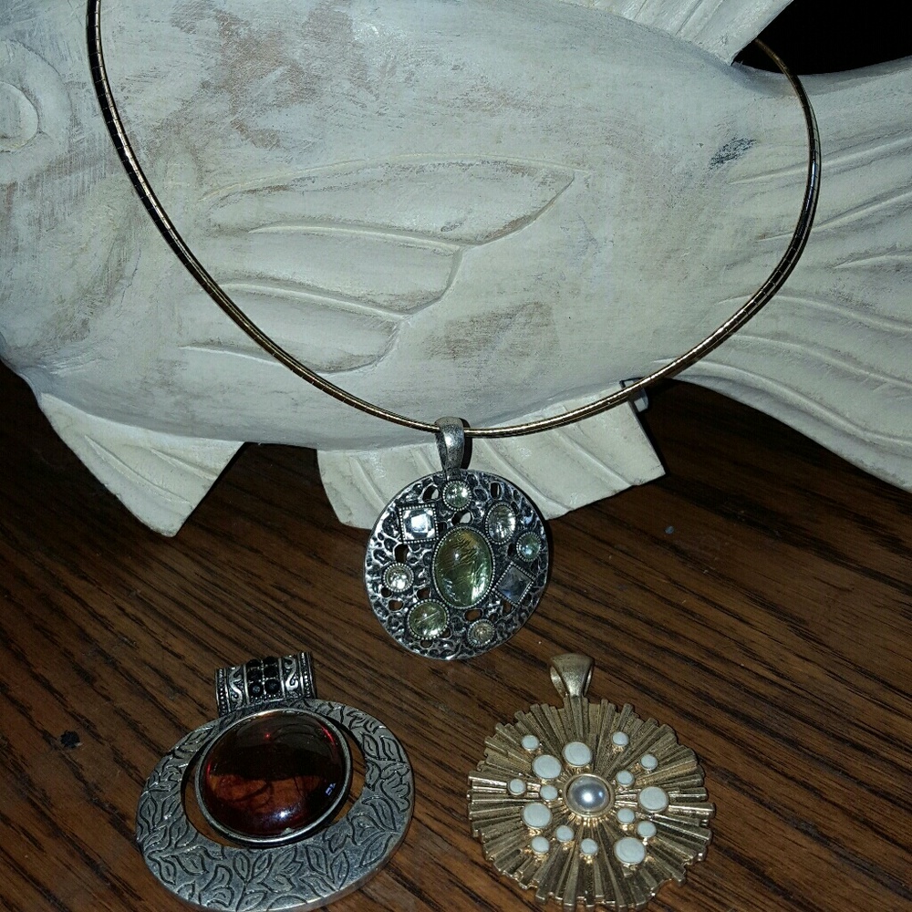 Lia Sophia slide necklace