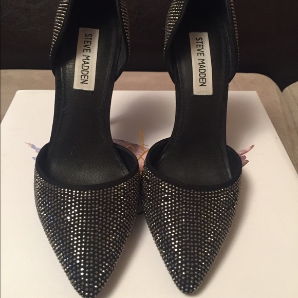 Shoes - Picture 2 of 3