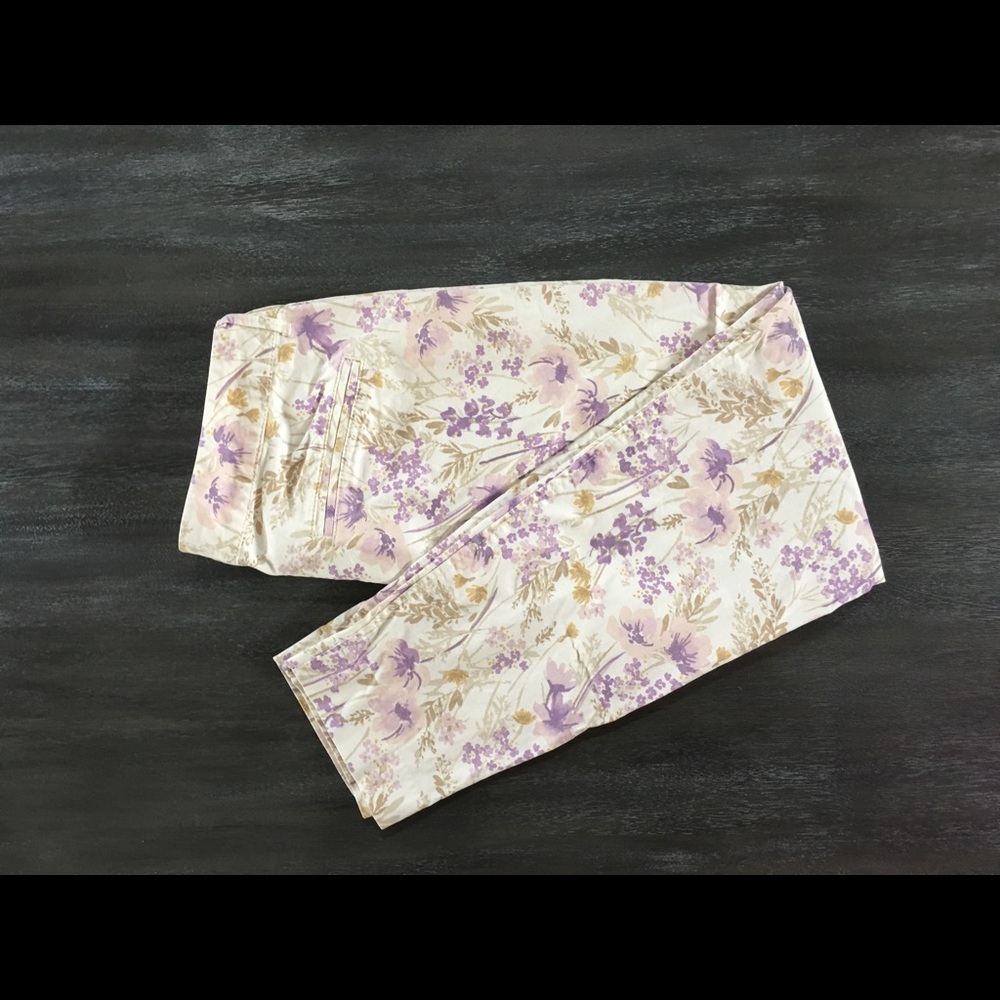 Old navy pixie pants - Picture 2 of 2