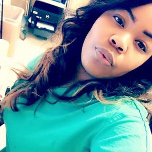 Meet your Posher, Monique