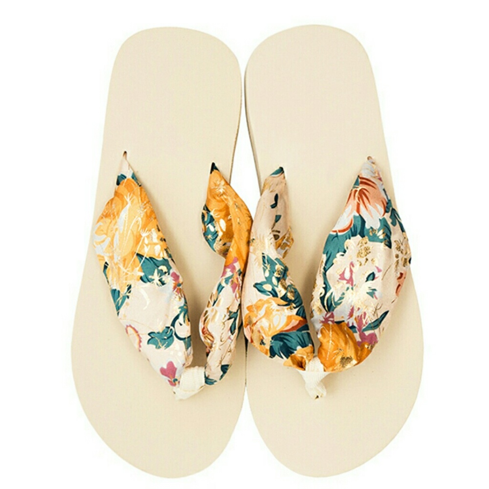 Bohemia Styles Women flip flops with comfort strap
