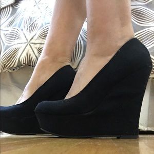 Suede Wedges 🍷