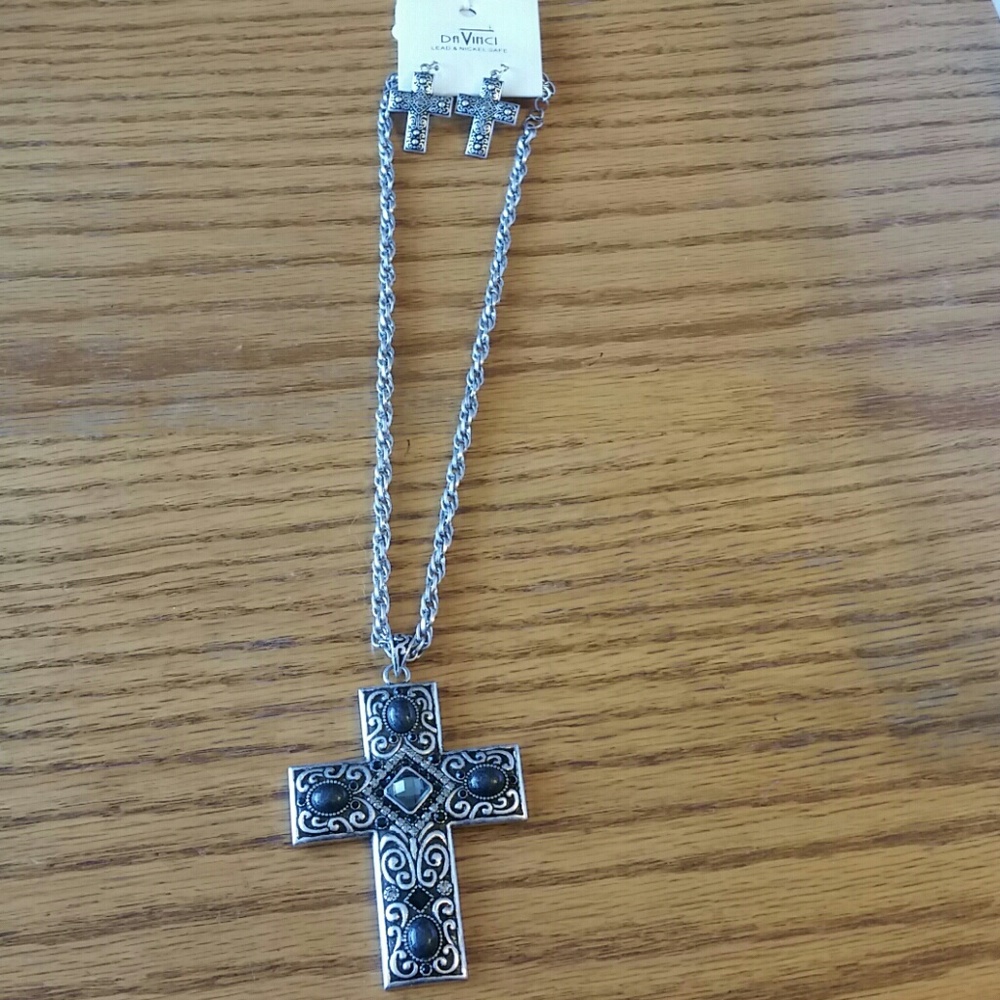 Cross necklace set