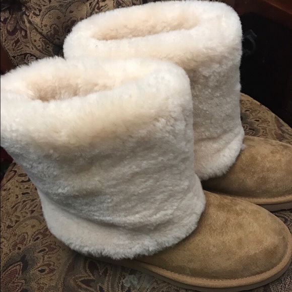 NEVER WORN! Sheepskin Ugg Boots Size 8 - Picture 3 of 5