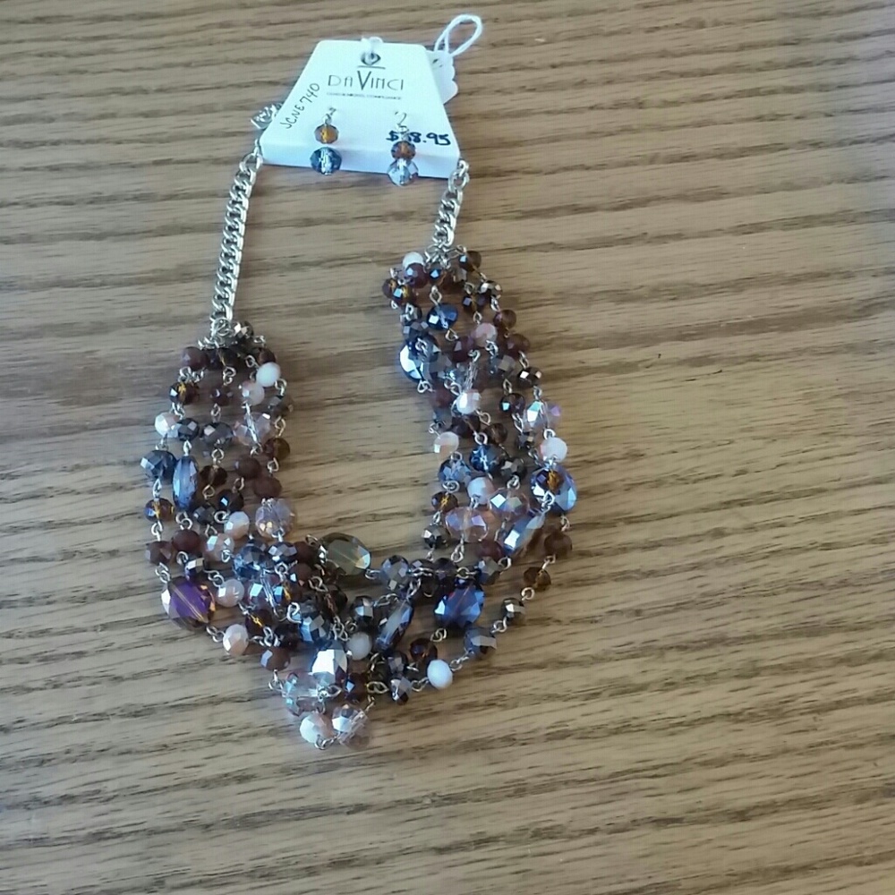 Crystal necklace set